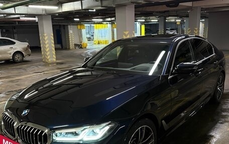 BMW 5 серия, 2021 год, 5 900 000 рублей, 5 фотография