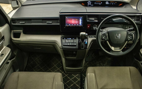 Honda Stepwgn IV, 2018 год, 2 149 000 рублей, 5 фотография