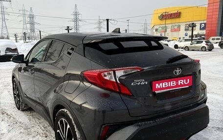 Toyota C-HR I рестайлинг, 2018 год, 2 100 000 рублей, 8 фотография