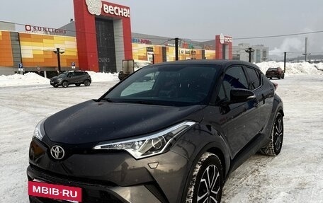 Toyota C-HR I рестайлинг, 2018 год, 2 100 000 рублей, 3 фотография
