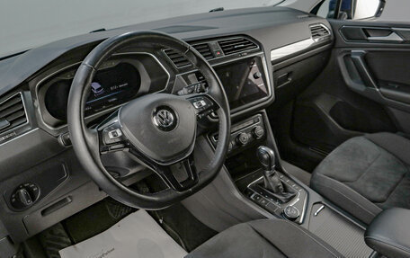 Volkswagen Tiguan II, 2018 год, 2 449 000 рублей, 8 фотография