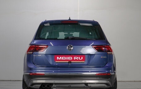 Volkswagen Tiguan II, 2018 год, 2 449 000 рублей, 6 фотография