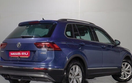 Volkswagen Tiguan II, 2018 год, 2 449 000 рублей, 7 фотография