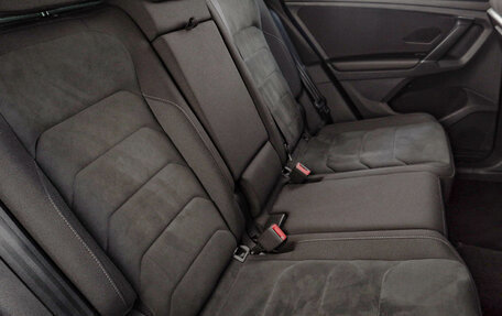 Volkswagen Tiguan II, 2018 год, 2 449 000 рублей, 21 фотография