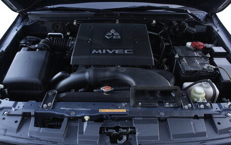 Mitsubishi Pajero IV, 2008 год, 1 759 000 рублей, 5 фотография