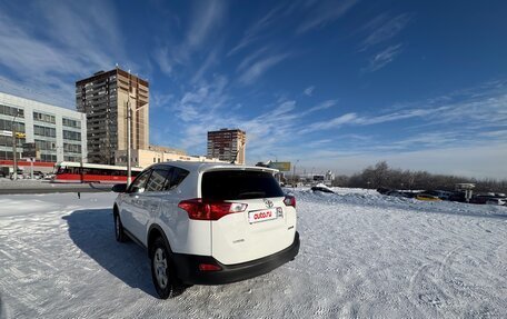 Toyota RAV4, 2014 год, 1 990 000 рублей, 5 фотография
