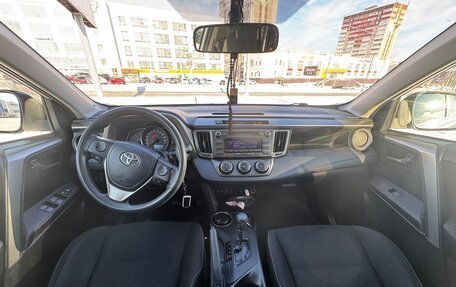 Toyota RAV4, 2014 год, 1 990 000 рублей, 10 фотография