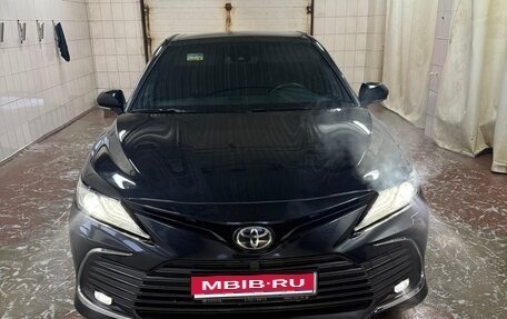 Toyota Camry, 2018 год, 2 700 000 рублей, 1 фотография