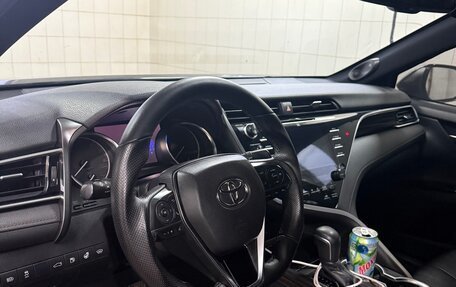 Toyota Camry, 2018 год, 2 700 000 рублей, 5 фотография