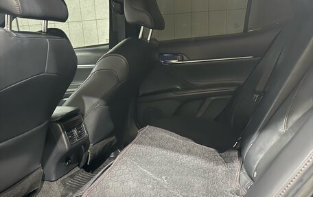 Toyota Camry, 2018 год, 2 700 000 рублей, 8 фотография