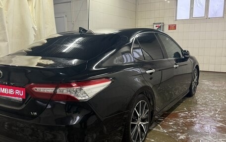 Toyota Camry, 2018 год, 2 700 000 рублей, 9 фотография