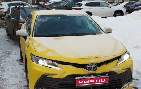 Toyota Camry, 2021 год, 1 550 000 рублей, 1 фотография