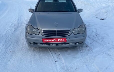 Mercedes-Benz C-Класс, 2004 год, 630 000 рублей, 3 фотография