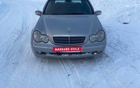 Mercedes-Benz C-Класс, 2004 год, 630 000 рублей, 4 фотография