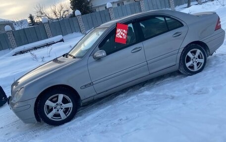 Mercedes-Benz C-Класс, 2004 год, 630 000 рублей, 10 фотография