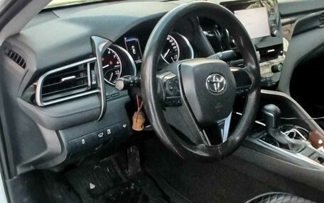 Toyota Camry, 2021 год, 1 550 000 рублей, 8 фотография