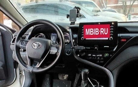 Toyota Camry, 2021 год, 1 550 000 рублей, 6 фотография