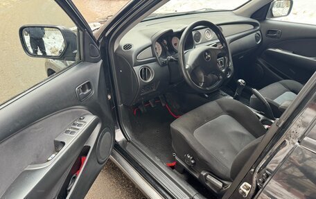 Mitsubishi Outlander III рестайлинг 3, 2007 год, 670 000 рублей, 10 фотография