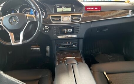 Mercedes-Benz E-Класс, 2013 год, 3 000 000 рублей, 4 фотография