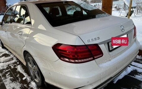 Mercedes-Benz E-Класс, 2013 год, 3 000 000 рублей, 3 фотография