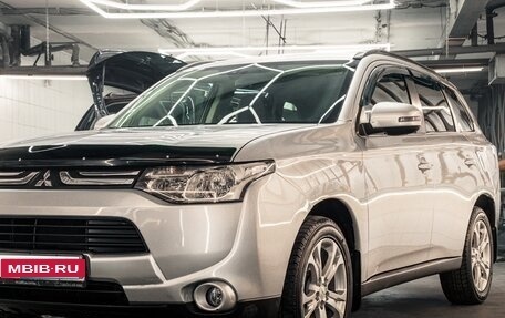 Mitsubishi Outlander III рестайлинг 3, 2013 год, 1 800 000 рублей, 1 фотография