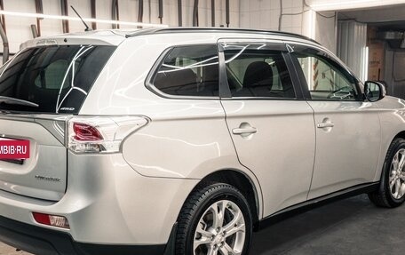 Mitsubishi Outlander III рестайлинг 3, 2013 год, 1 800 000 рублей, 5 фотография