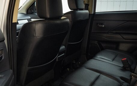 Mitsubishi Outlander III рестайлинг 3, 2013 год, 1 800 000 рублей, 16 фотография