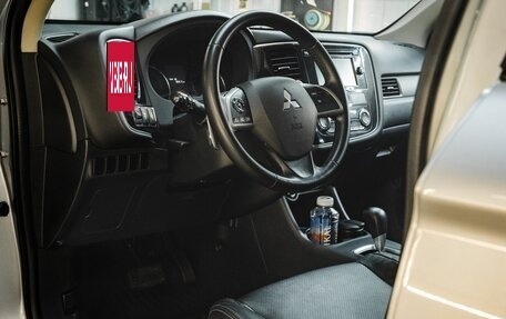 Mitsubishi Outlander III рестайлинг 3, 2013 год, 1 800 000 рублей, 12 фотография