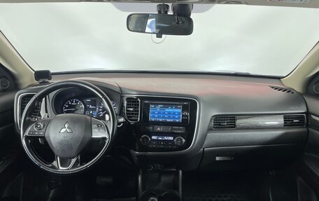 Mitsubishi Outlander III рестайлинг 3, 2016 год, 2 050 000 рублей, 10 фотография