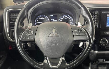 Mitsubishi Outlander III рестайлинг 3, 2016 год, 2 050 000 рублей, 11 фотография