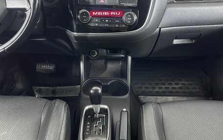 Mitsubishi Outlander III рестайлинг 3, 2016 год, 2 050 000 рублей, 14 фотография