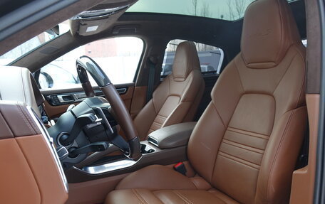 Porsche Cayenne III, 2022 год, 17 700 000 рублей, 10 фотография