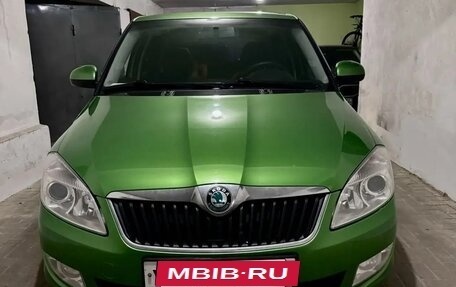 Skoda Fabia II, 2012 год, 800 000 рублей, 1 фотография