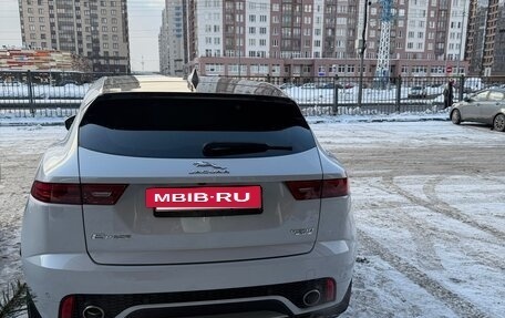 Jaguar E-Pace, 2017 год, 3 450 000 рублей, 4 фотография