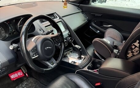 Jaguar E-Pace, 2017 год, 3 450 000 рублей, 10 фотография