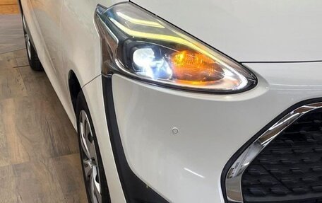 Toyota Sienta II, 2022 год, 1 350 000 рублей, 6 фотография