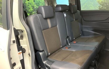 Toyota Sienta II, 2022 год, 1 350 000 рублей, 11 фотография