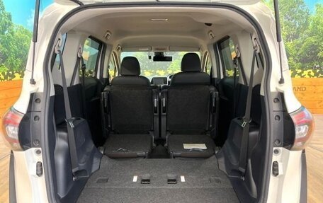 Toyota Sienta II, 2022 год, 1 350 000 рублей, 13 фотография
