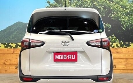 Toyota Sienta II, 2022 год, 1 350 000 рублей, 5 фотография