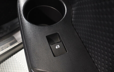 Toyota C-HR I рестайлинг, 2018 год, 1 999 000 рублей, 26 фотография