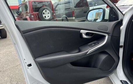 Volvo V40 II рестайлинг, 2020 год, 1 200 000 рублей, 11 фотография