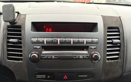 Mitsubishi Outlander III рестайлинг 3, 2011 год, 1 300 000 рублей, 14 фотография