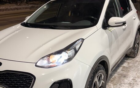 KIA Sportage IV рестайлинг, 2020 год, 2 199 000 рублей, 2 фотография