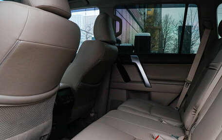 Toyota Land Cruiser Prado 150 рестайлинг 2, 2022 год, 5 650 000 рублей, 10 фотография