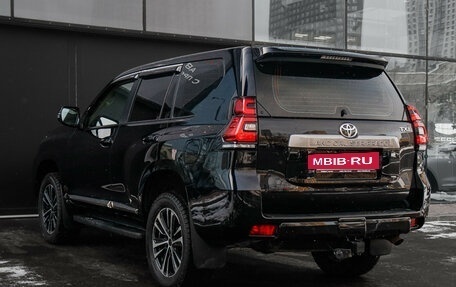 Toyota Land Cruiser Prado 150 рестайлинг 2, 2022 год, 5 650 000 рублей, 7 фотография