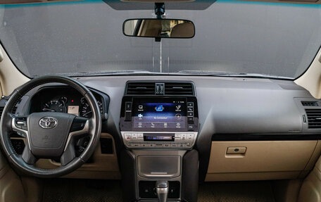 Toyota Land Cruiser Prado 150 рестайлинг 2, 2022 год, 5 650 000 рублей, 12 фотография