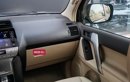 Toyota Land Cruiser Prado 150 рестайлинг 2, 2022 год, 5 650 000 рублей, 13 фотография