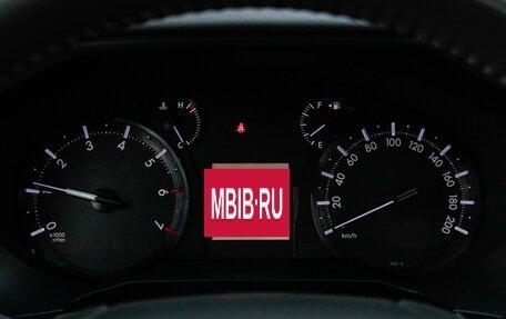 Toyota Land Cruiser Prado 150 рестайлинг 2, 2022 год, 5 650 000 рублей, 28 фотография