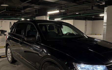 Volkswagen Tiguan II, 2019 год, 1 935 000 рублей, 2 фотография