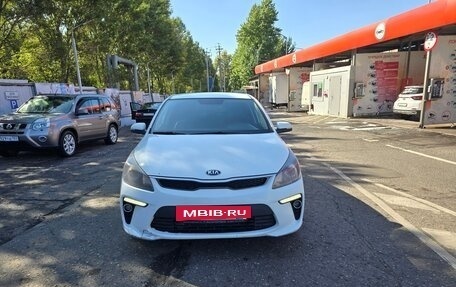KIA Rio IV, 2017 год, 950 000 рублей, 2 фотография